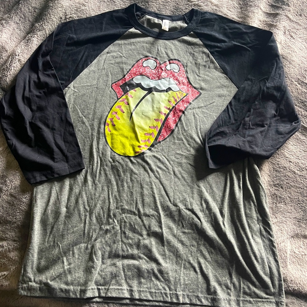 Softball raglan tee. XL